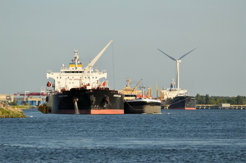 freighter, cargo ship, industry-314454.jpg